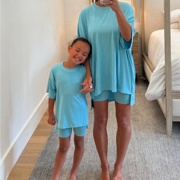 Shop Talulah Novi Set in Cabana Blue - Picture 1 of 2